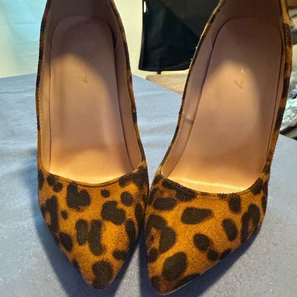 Elizabet Lang Brown and Black Stiletto Heels with Leopard Print - Picture 2 of 6